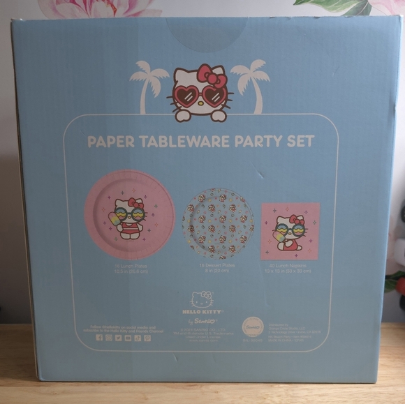 Hello Kitty Paper Tableware Set NIB - Picture 2 of 3